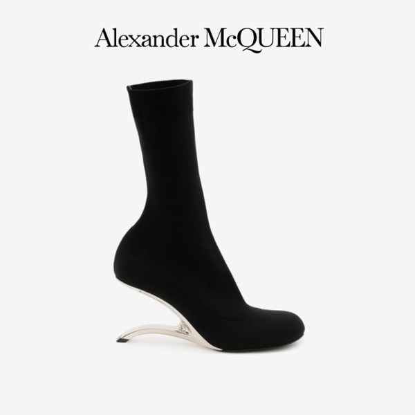 Alexander-McQueen-Arc-Knitted-Boots